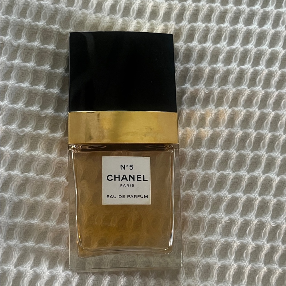 Chanel N°5 Eau de Parfum with Black and Gold Accents - Picture 2 of 3